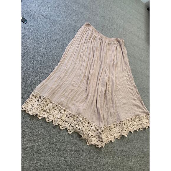 Free People Women's L Flowy Shorts Beige Cropped Culottes Crochet Lace Hem - Picture 14 of 14